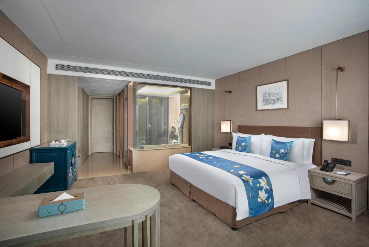 Kunming Huiyue Wyndham Hotel Exterior photo