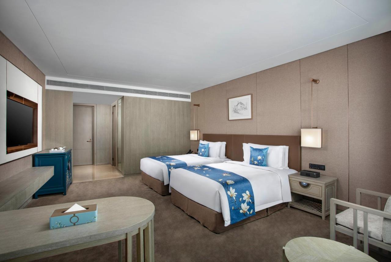 Kunming Huiyue Wyndham Hotel Exterior photo