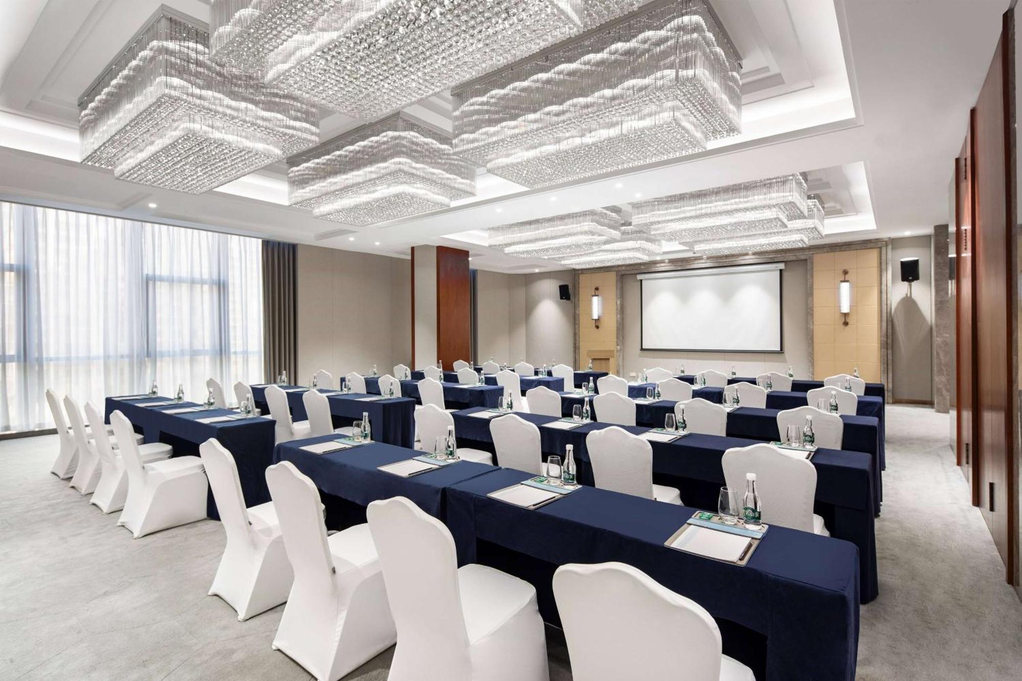 Kunming Huiyue Wyndham Hotel Exterior photo